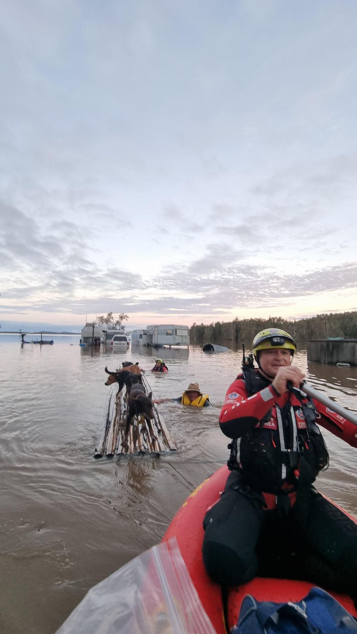 Wooden Raft Rescued Details of extraordinary flood water rescue – Trapped couple and their ...