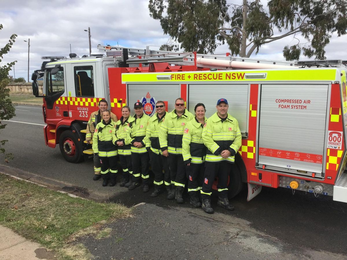 Bourke receives new $510,000 Bushfire Pumper - Fire and Rescue NSW