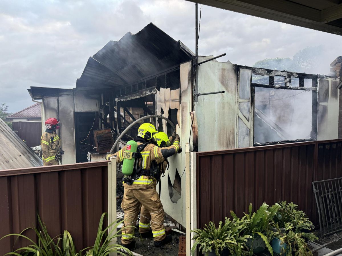 Woman dies in house fire - Fire and Rescue NSW