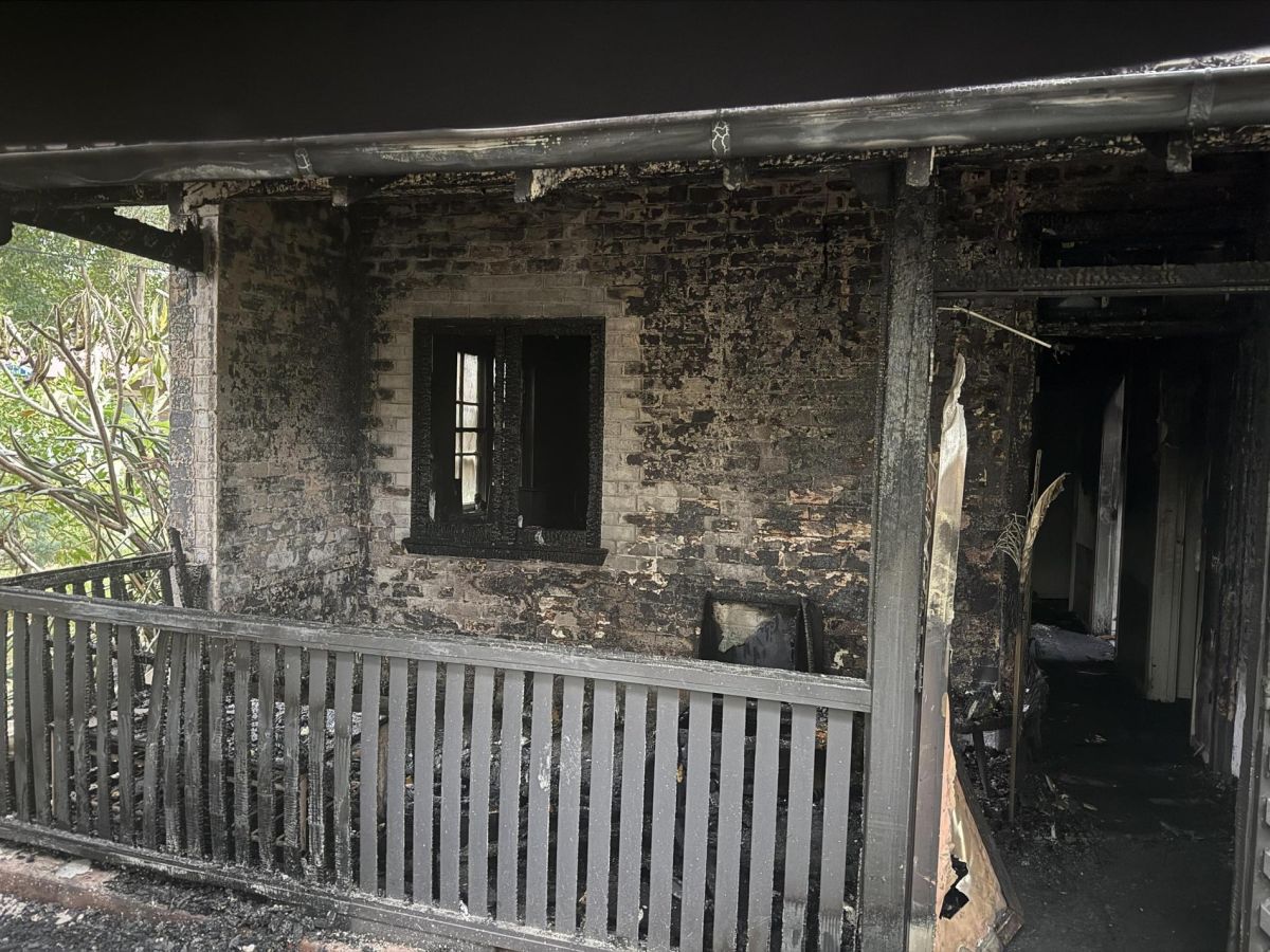 Firefighters rescue collapsed woman from burning home | Daceyville ...